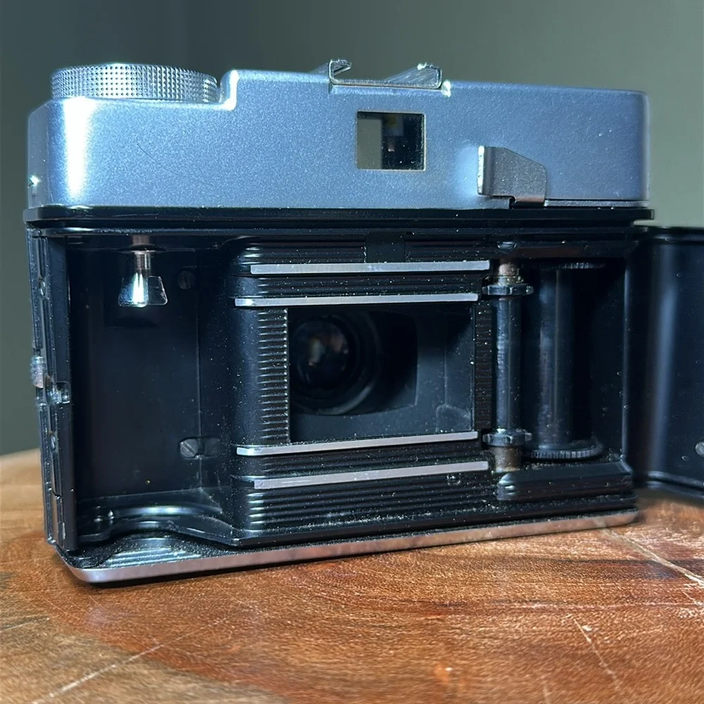 ZEISS IKON Continette 35mm Film Camera - Working!
